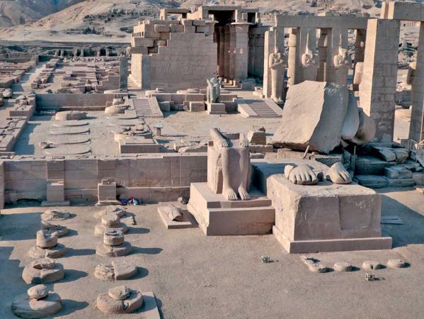 Le palais royal du Ramesseum (photo Christian Leblanc)